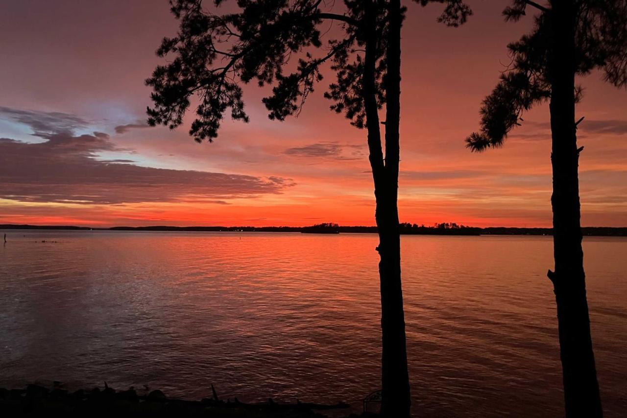 Gilbert Lakefront Retreat With Private Dock! Hollywood Point Luaran gambar